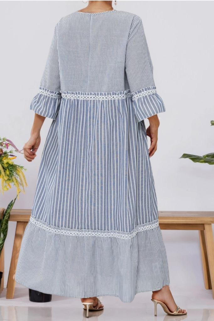 Stripe Lace Patch Shift Dress Curvy